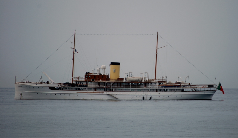 Oldtimer Jacht vor Cannes