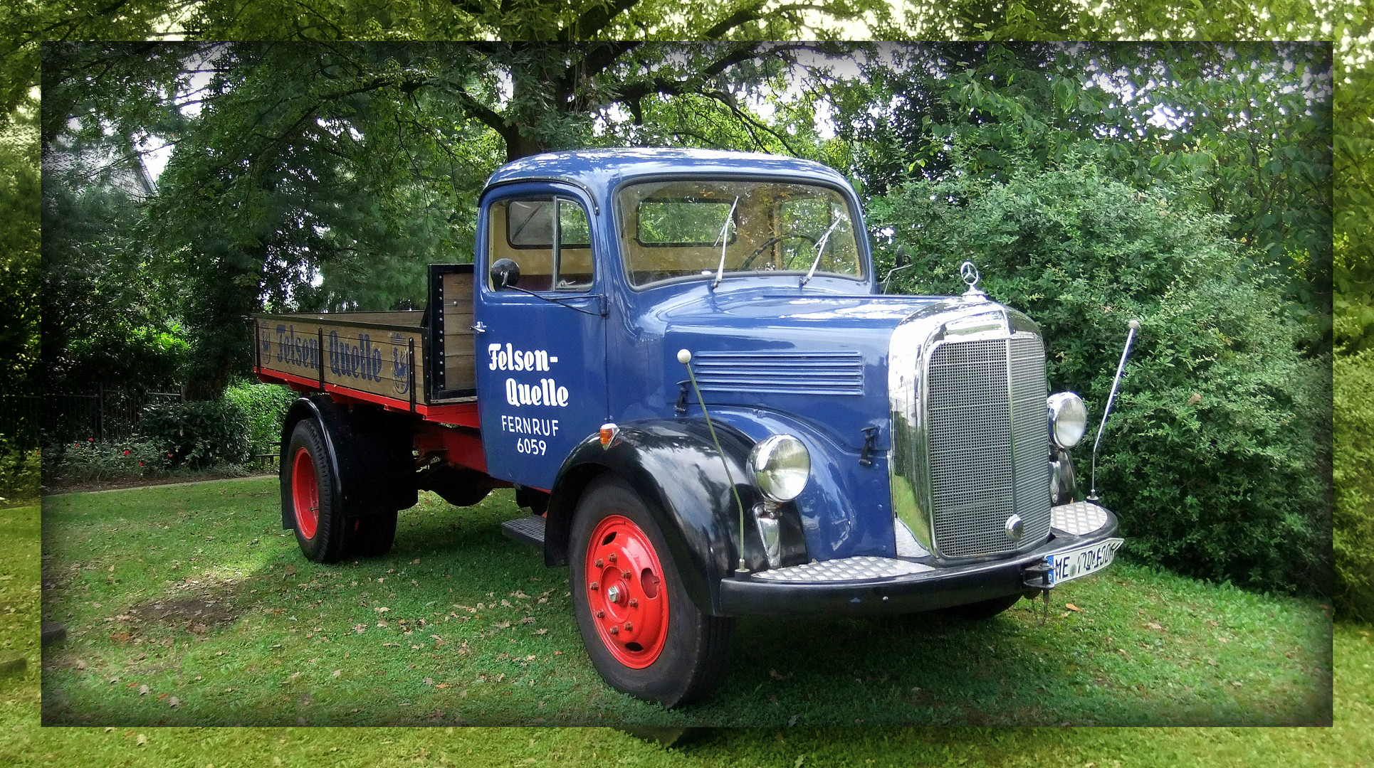 Oldtimer-LKW der Haaner Felsenquelle