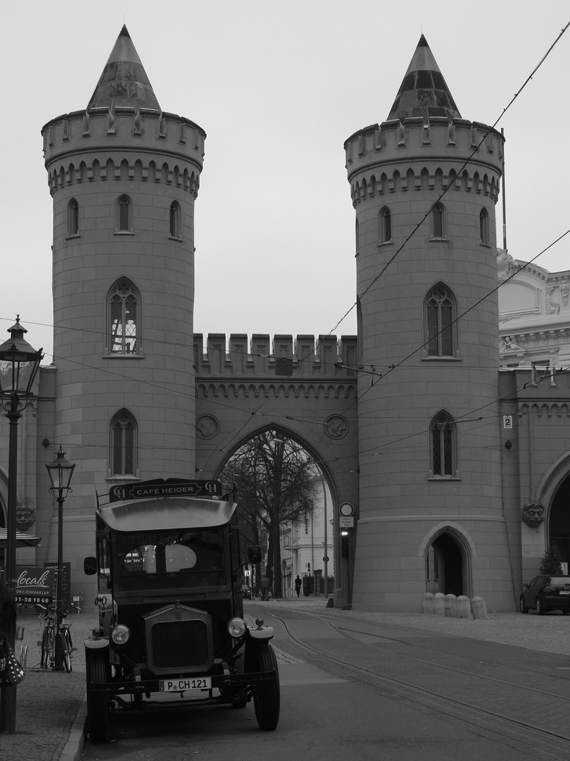 Oldtimer meets Straßenbahn