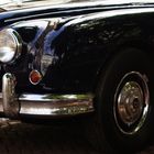 Oldtimer mit Spieglung