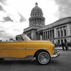 Oldtimer vor Capitol in Havanna, Kuba