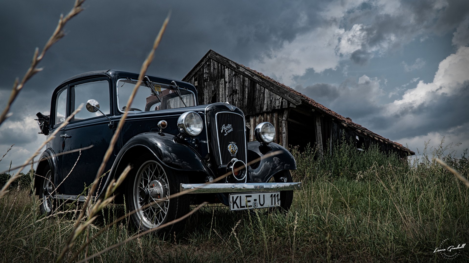 Oldtimer vor Scheune