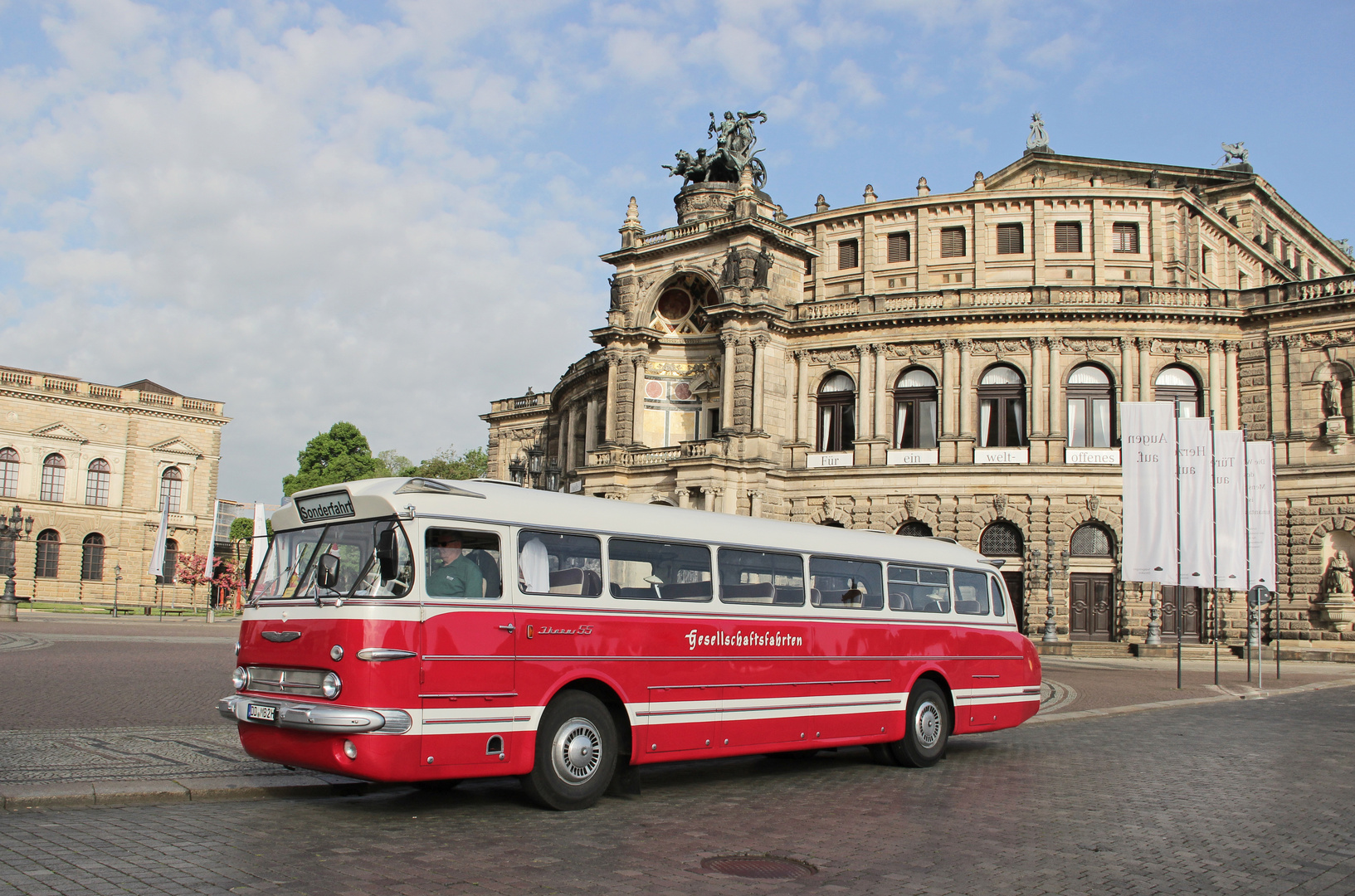 Oldtimerbus "Ikarus 55"