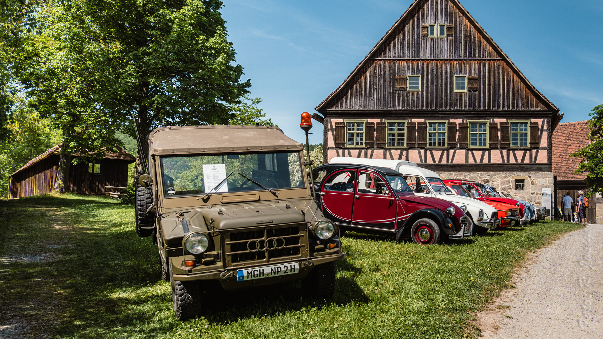 Oldtimerparade am Steigengasthaus "Rose"