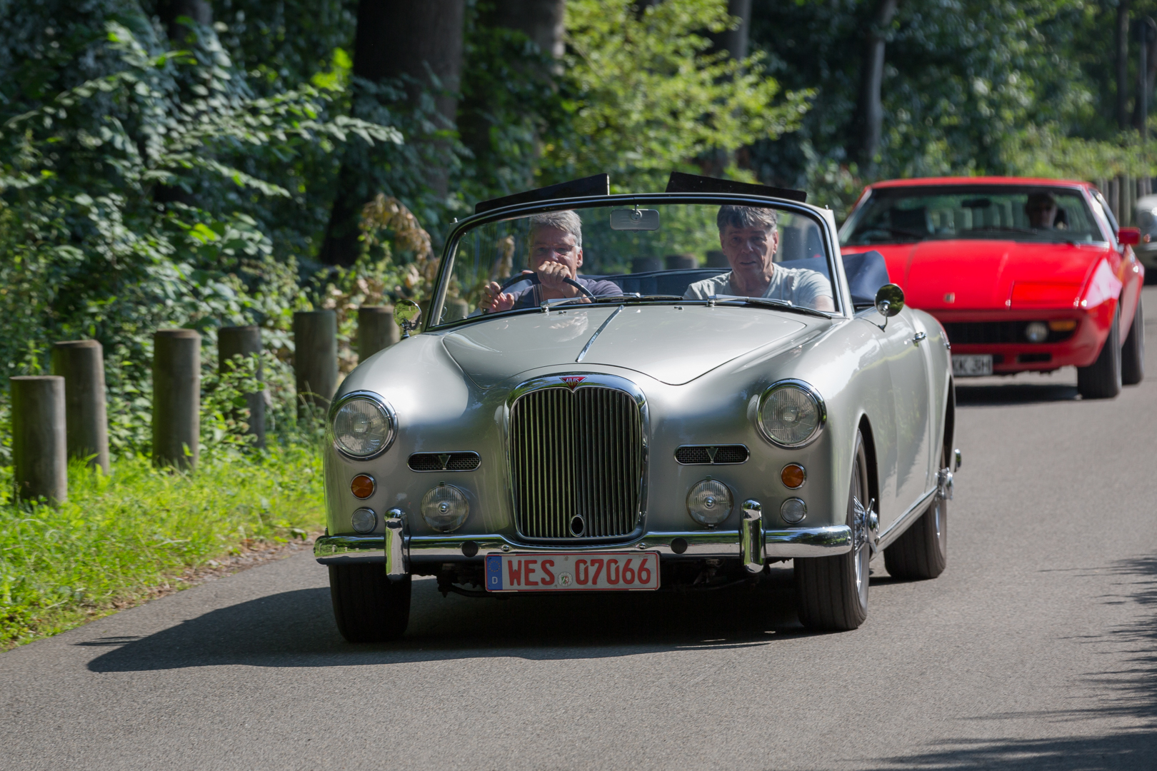 Oldtimertreffen an der Trabrennbahn-V12