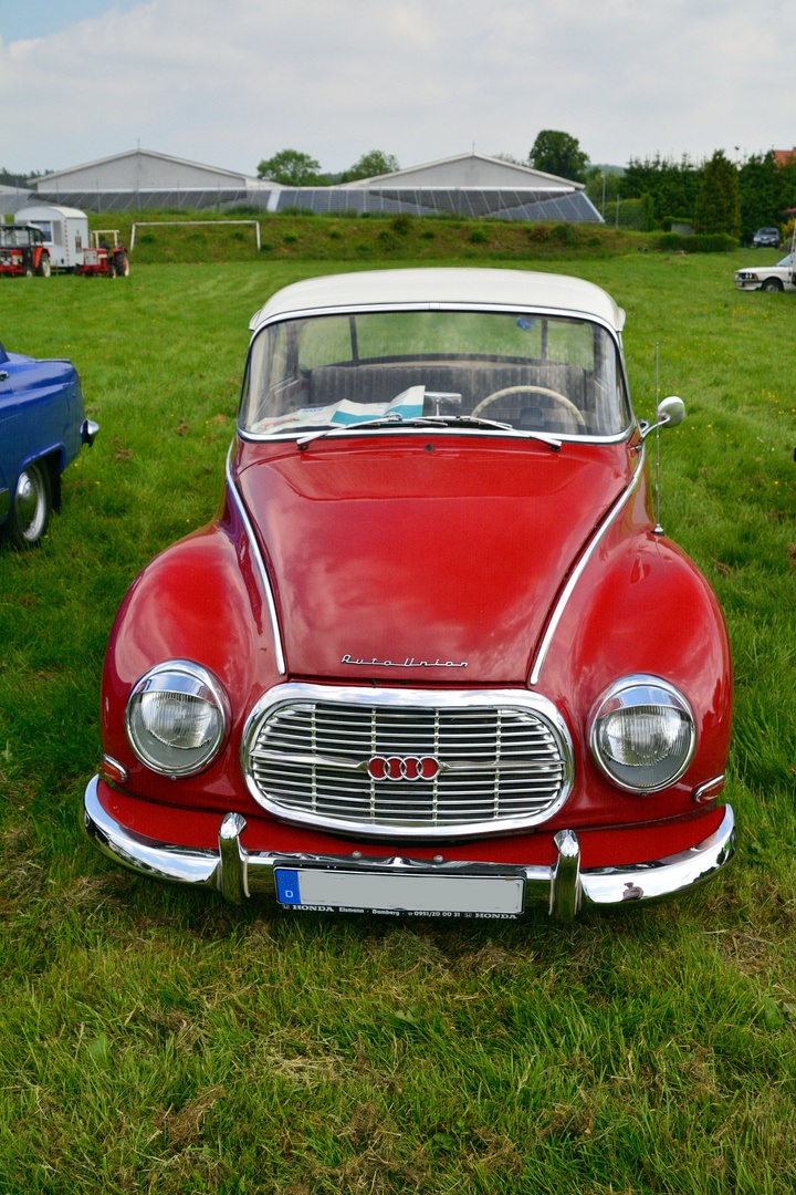 Oldtimertreffen Steinholterode Mai 2016 Roter PKW von AutoUnion