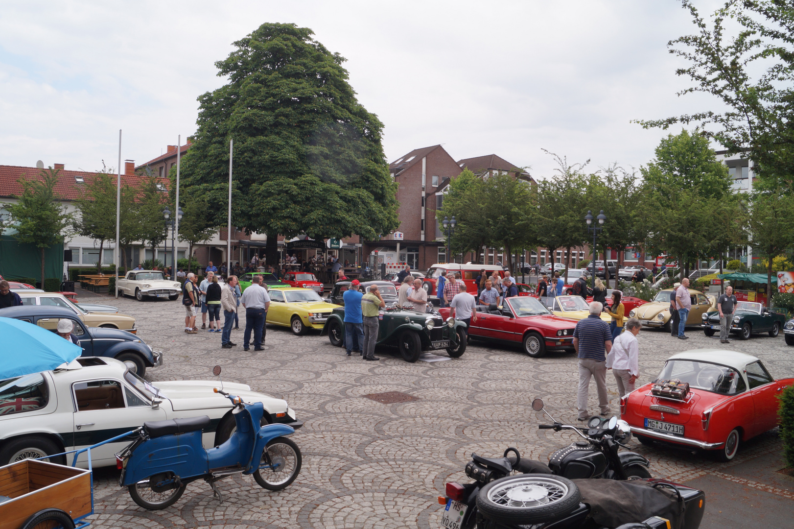 Oldtimertreffen von Rathaustreppe