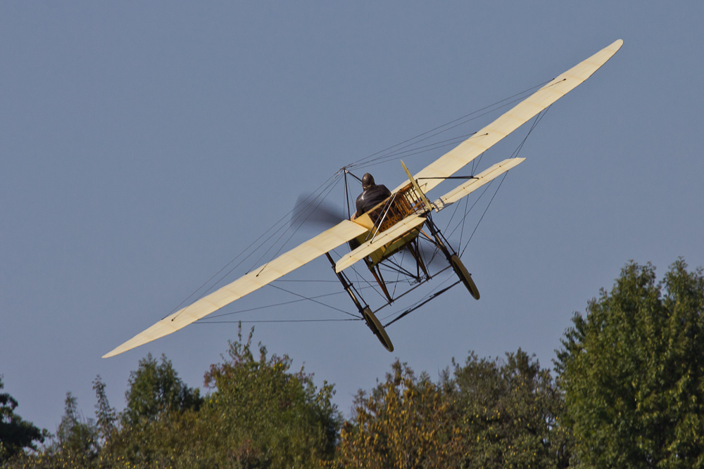 Oldy in Schräglage - Bleriot XI model 1910