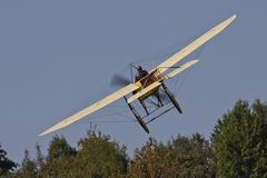 Oldy in Schräglage - Bleriot XI model 1910