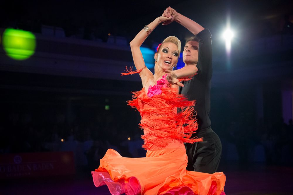 Olga Kulikova und Dmitry Zharkov beim Quickstep (Showtanz)