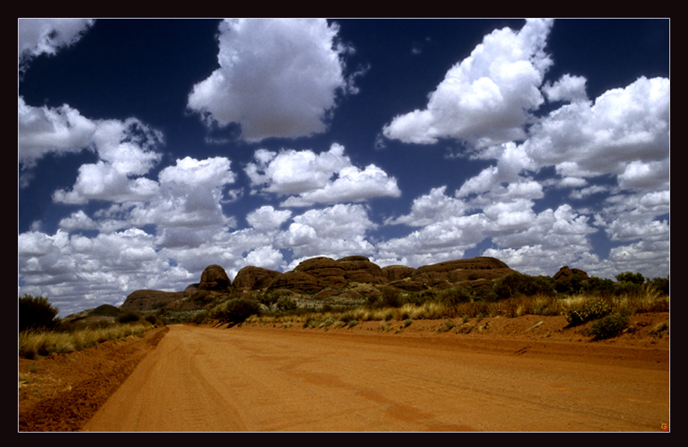 Olgas unter Wolken