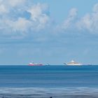 Oligarchenyacht "Dilbar" am 21.09.22 bei der Überführung von Hamburg nach Bremen ... 