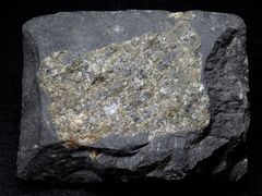 Olivin-Knolle in Olivinbasalt aus Tschechien