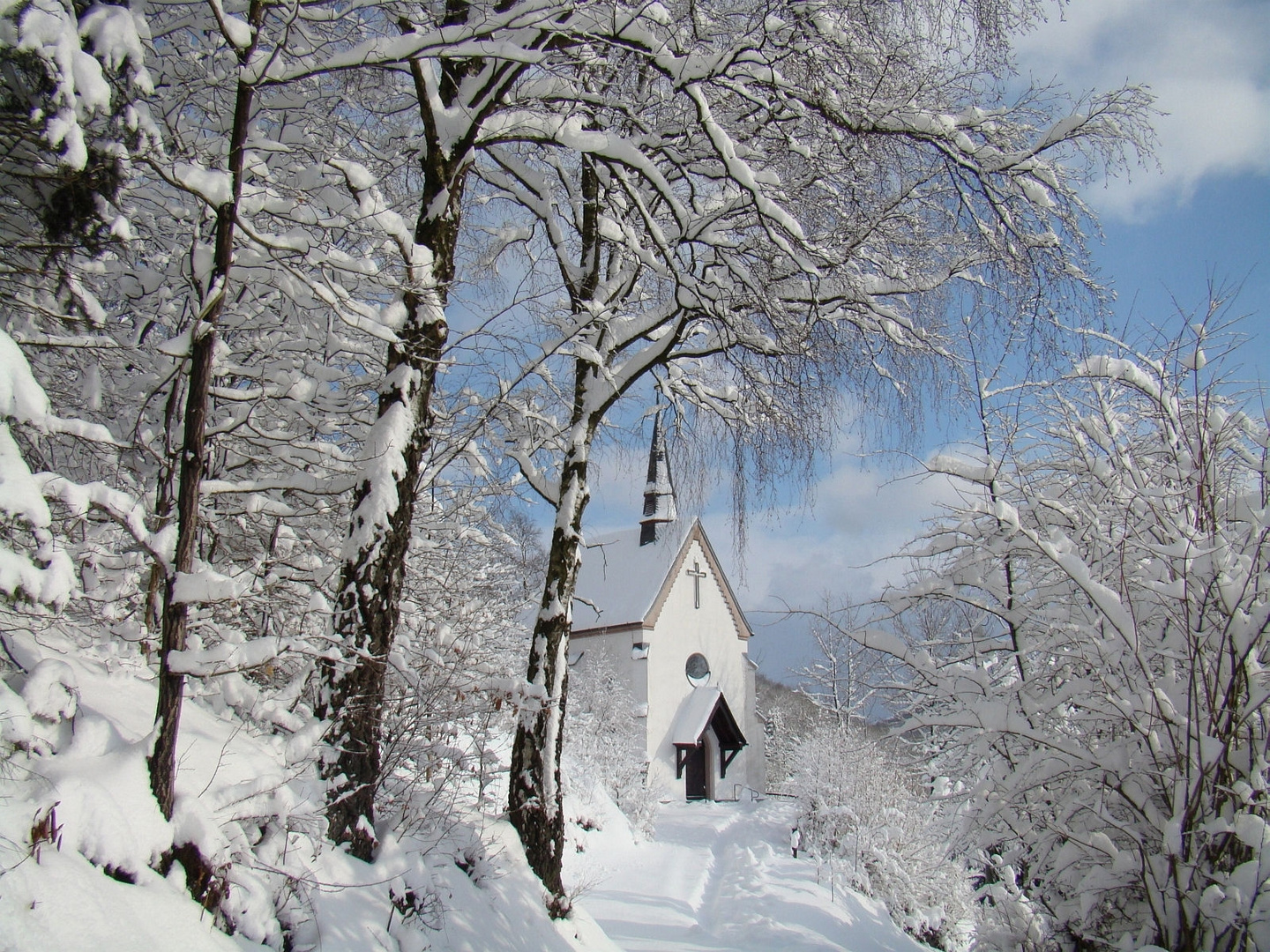 Olpe - Kapelle im Winterkleid -