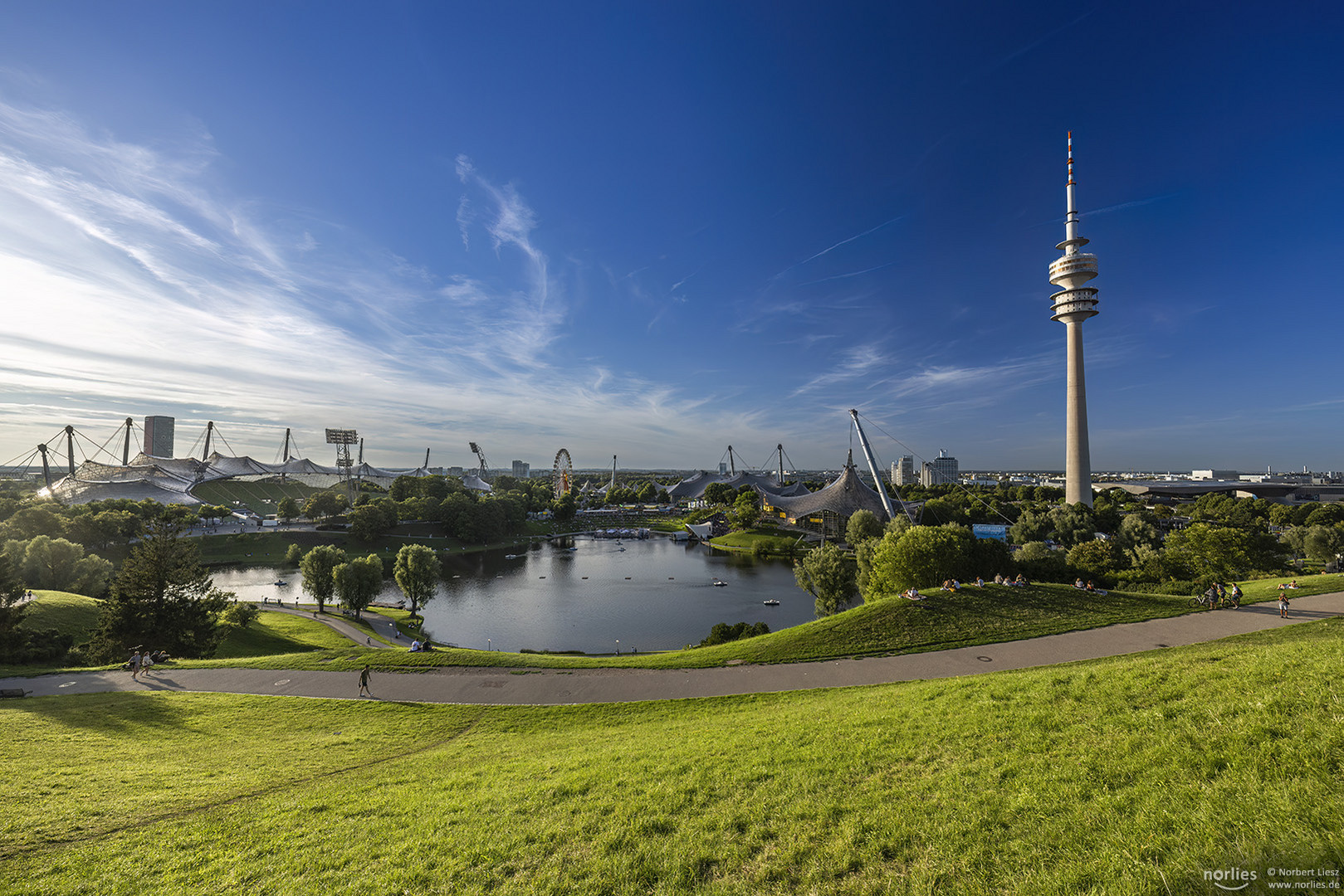 Olympiapark im Abendlicht