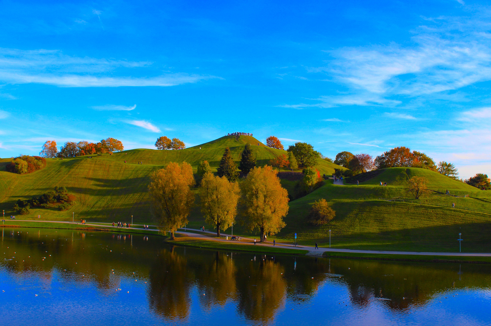 Olympiapark im Herbst