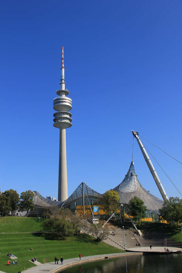 Olympiapark in München mit Fernsehturm Foto & Bild ...
