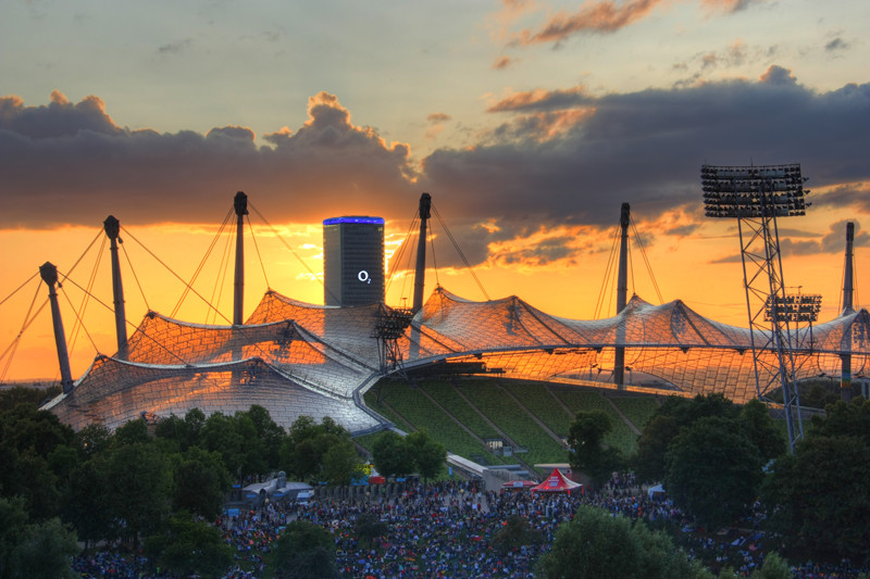 Olympiapark, o2 Tower im Sonnenuntergang