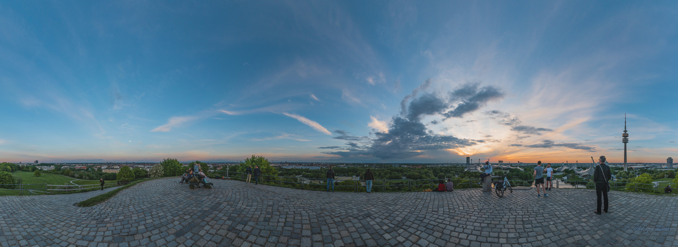 Olympiapark_Blaue_Stunde_Pano