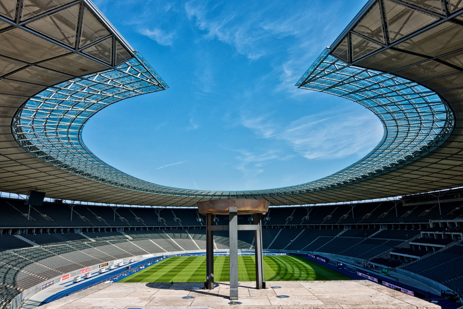 Olympiastadion Berlin Foto & Bild | architektur ...