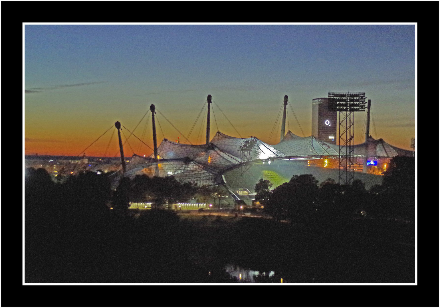 Olympiastadion im Sonnenuntergang