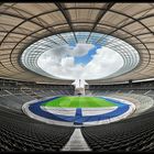 Olympiastadion in Farbe und bunt