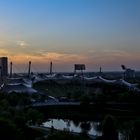 Olympiastadion in München kurz vor Sonnenuntergang