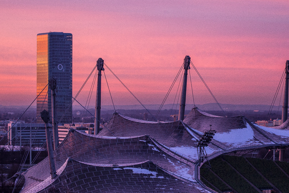 Olympiastadion und Hochhaus Uptown