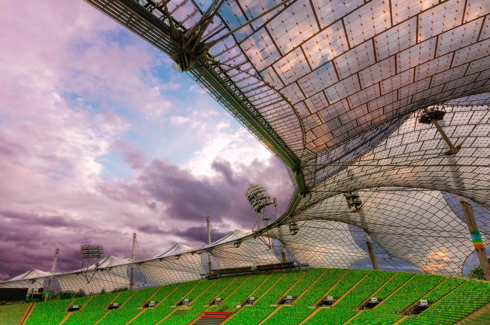 Olympiastadium München nach dem Regen