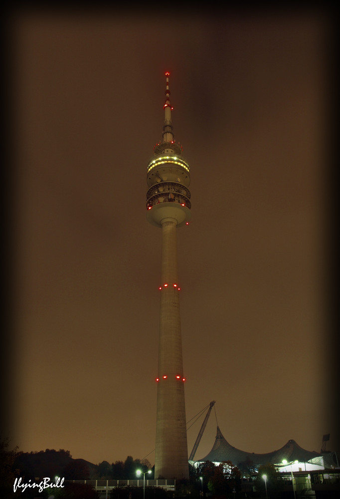 Olympiaturm im "Smog" :)