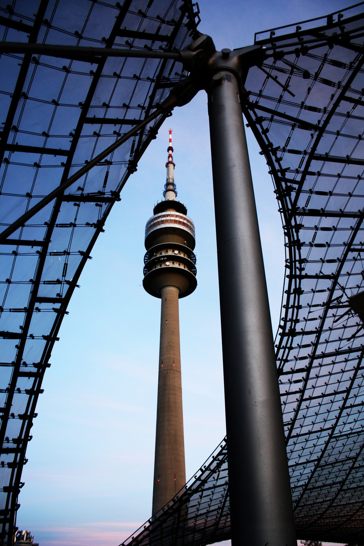 Olympiaturm München mal in anderer Perspektive