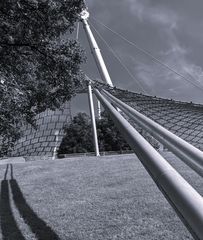 Olympiaturm Perpsektivenwechsel mit Schattenspiel