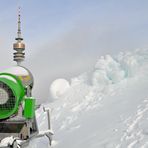 Olympiaturm versinkt im Schnee :-)