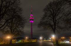 Olympiaturm zum Welt-Frühgeborenen-Tag