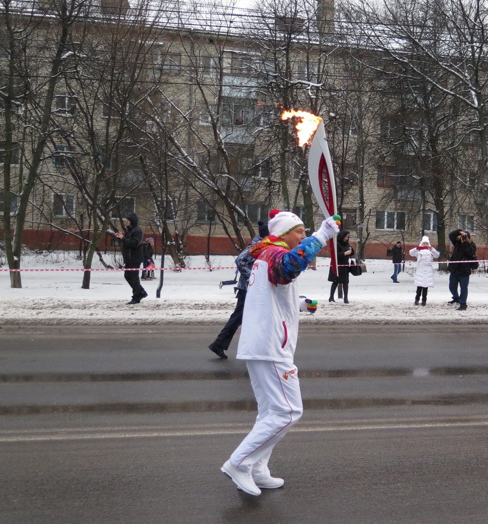 Olympischen Fackellauf für die Olympischen Winterspiele 2014 . Kursk