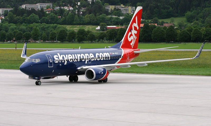 OM-NGC nach der Landung in Innsbruck LOWI