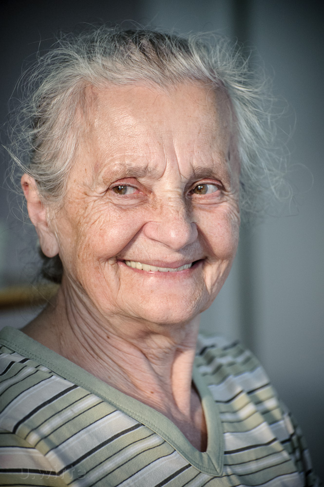 Oma Foto &amp; Bild | portrait, portrait frauen, menschen Bilder auf ...