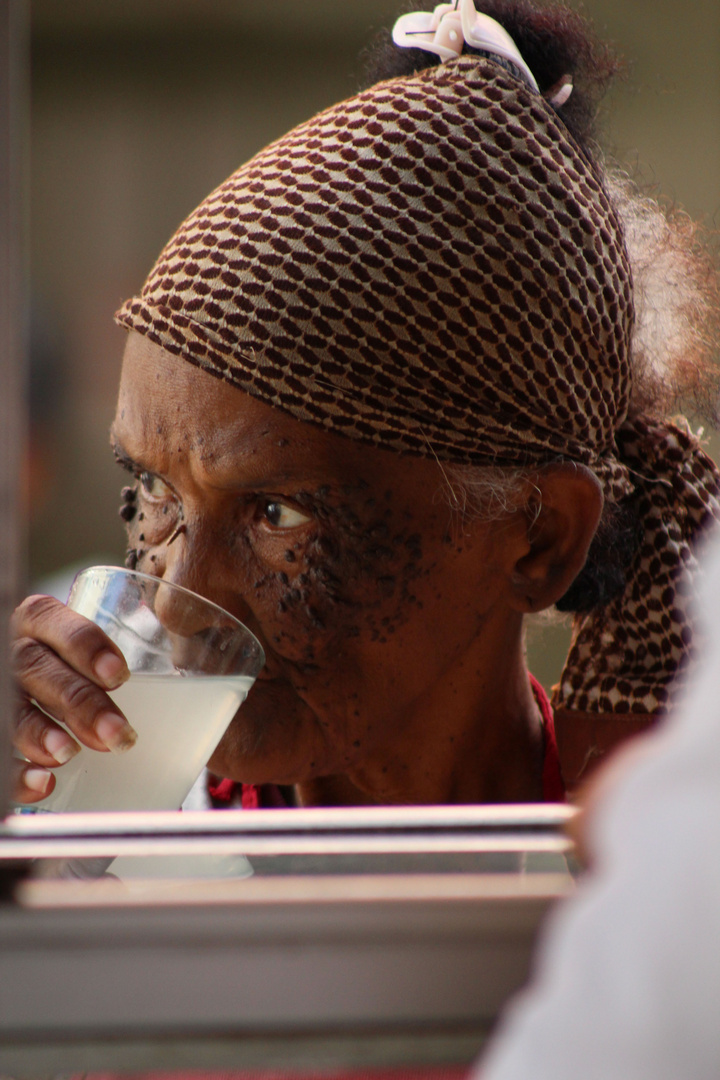 Oma in Havanna