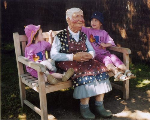 Oma und die Jugend