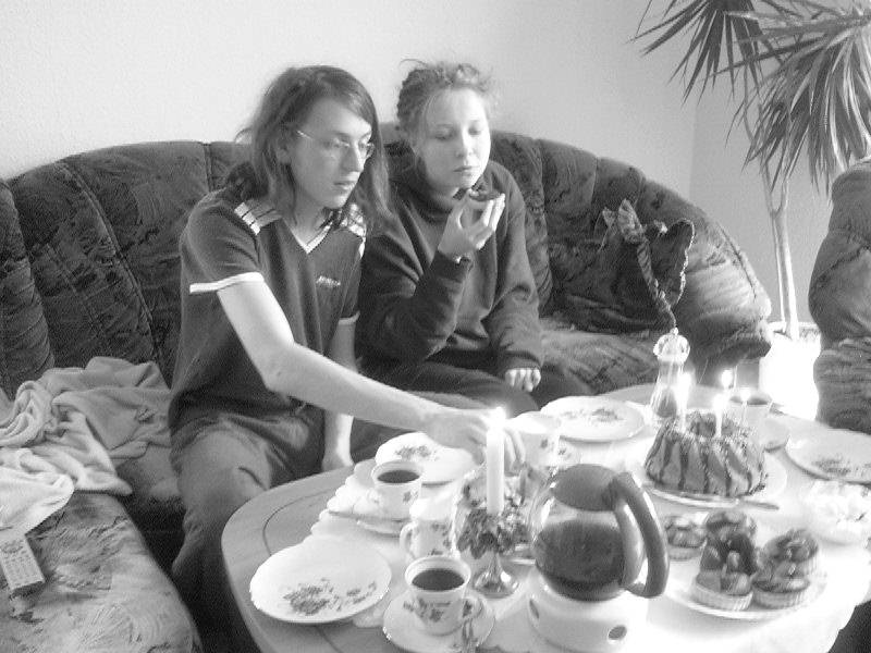 Oma und Opa beim Kaffee trinken