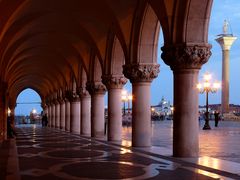 Omaggio a Venezia,portici di Piazza Ducale
