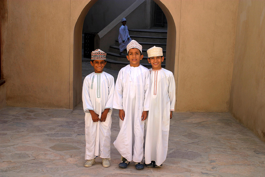 Oman 2004 Schulkinder in Nizwa