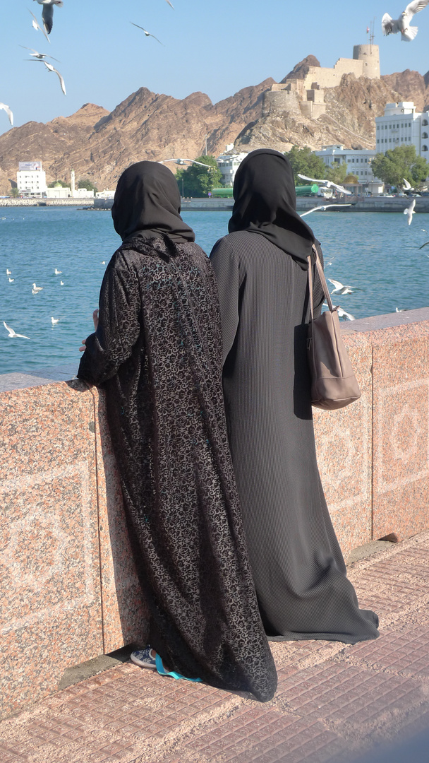 Oman Abaya