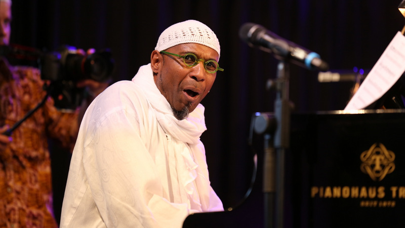 Omar Sosa...