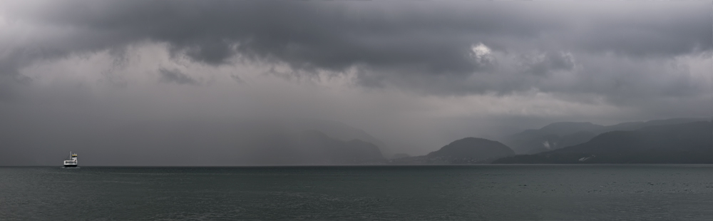 Ombofjord bei Regen