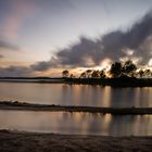 ombres et lumières  sur le lac en fin de jour 