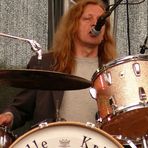 on drums : Delle Kriese (Renft)