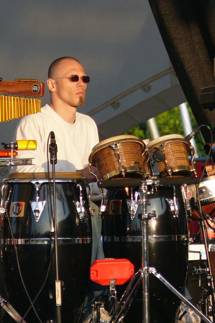 on drums & percussion : Stefan Brodte (Hans Söllner & Bayaman´ Sissdem)