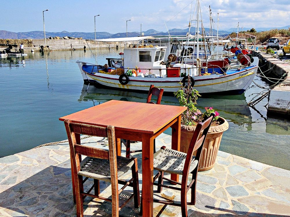 on prend un verre là au bord de l'eau ?