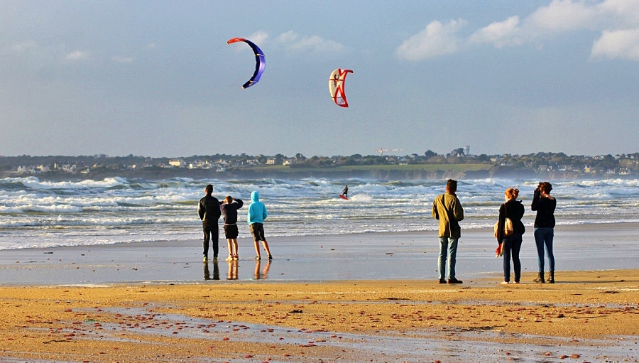 On surf, on photographie et on regarde tout simplement